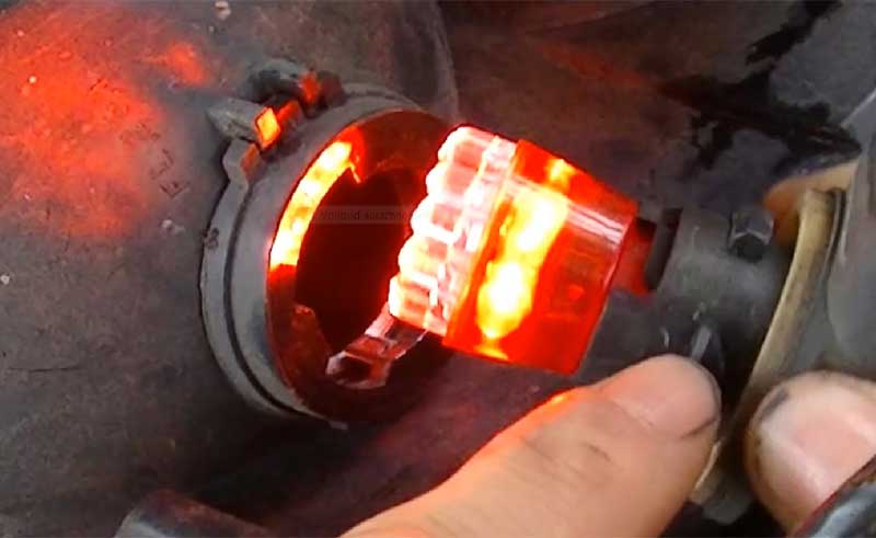 Replacing Tail Light Bulbs