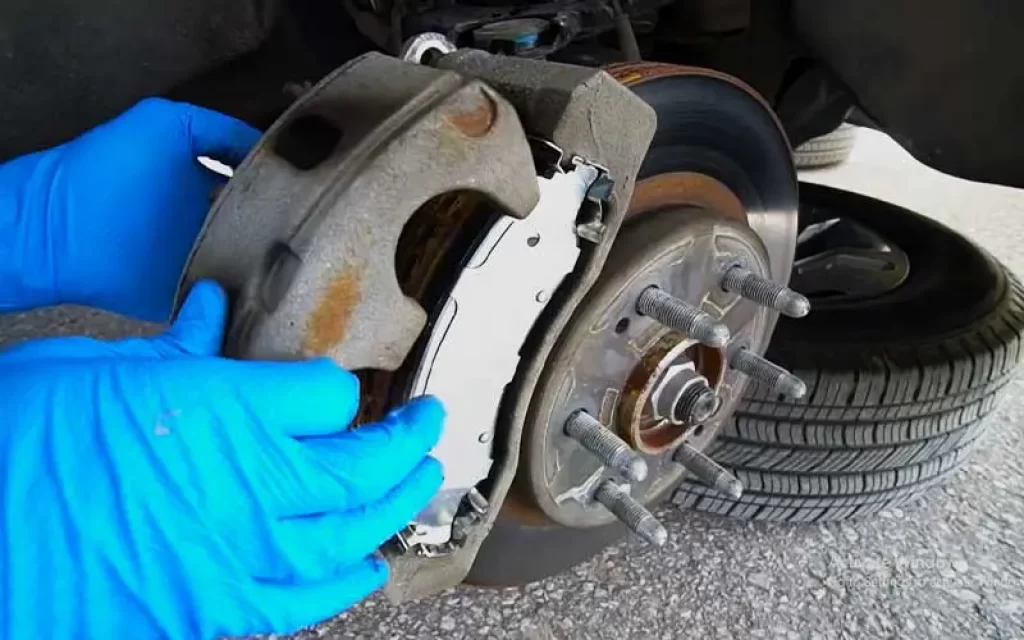 Worn brake pads symptoms and solutions